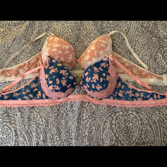 42dd elegant bras (lot of 2) - Picture 2 of 3